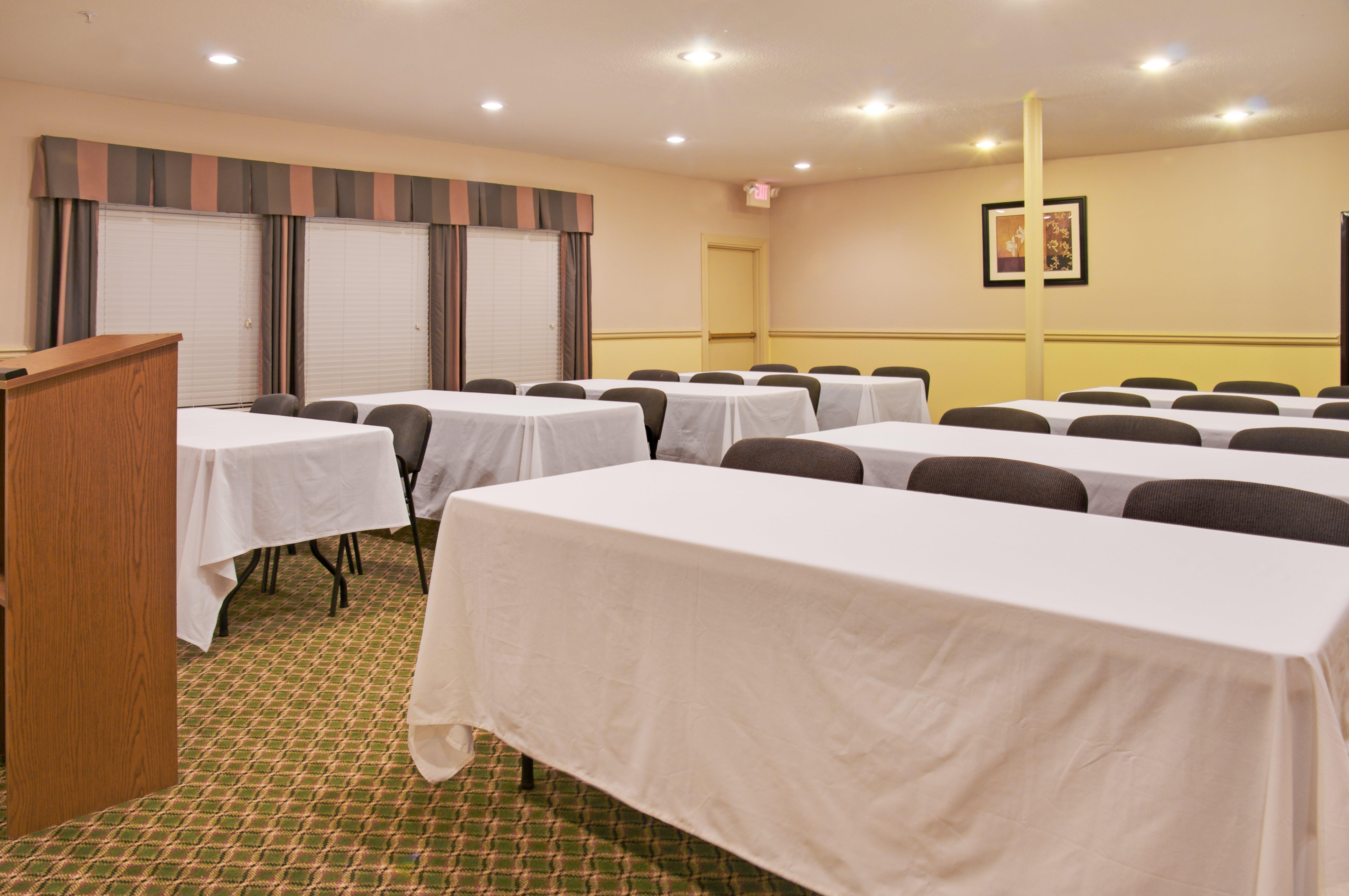 Holiday Inn Express Hotel & Suites Livingston Eksteriør billede